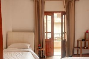GuestHouse "Shtëpia ime", Permet