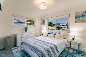 Bnb Hyperion | 5B Home w Pool, 2 Parking & Hot Tub Apartments, Sunny Isles Beach