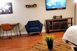 Studio walking distance to Stadium & Nightlife!, Tallahassee