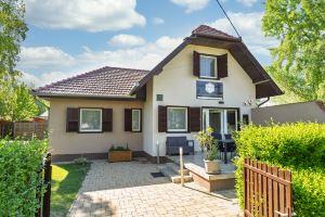 Iris Hotel, Balatonmariafurdo