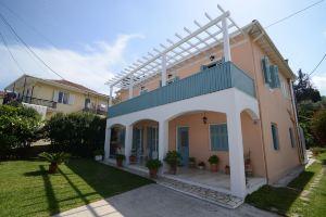 Tsonas Apartments, Lygia