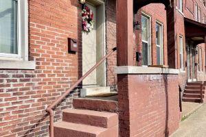 Casa de Color - 2BR/1BA Townhome near Downtown, Evansville