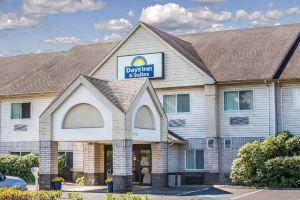 Days Inn & Suites by Wyndham, Vancouver
