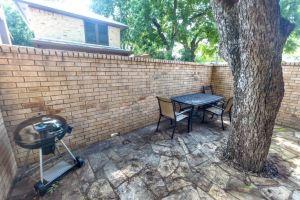 Relaxing Near Comal River and Downtown Delights - Charming Oasis Hotel, New Braunfels