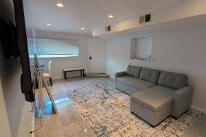 Comfy 2-bedroom apartment with AC, WiFi in Oak Park, Chicago