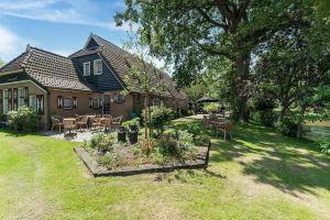 Farmhouse in by the Canals, Giethoorn