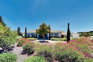 Luxury 4Br Hilltop Wine Farmhouse 4 Bedrooms 3.5 Bathrooms Home, Paso Robles