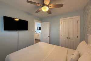 Cozy Poolside Hideaway 2 Blocks to Beach - 4 Beach Badges + Linens & Towels Hotel, Seaside Heights