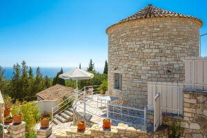 Villa Windmill: Large Private Pool, Sea Views, A/C, WiFi, Gaios