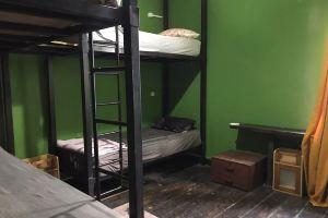 Titan House Hostel, Izmir