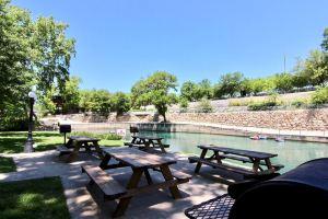 Comal River Access and Modern Amenities - Stylish Getaway Retreat Hotel, New Braunfels