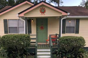 Charming Kitchen Retreat with Fast Wifi and Cozy Atmosphere - Serene Haven Apartments, Tallahassee