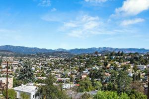 Stunning apartment with spectacular view, Glendale