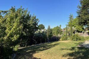 Eden Retreat - Rest & Relax with a Soothing Spa! 3King, 1Queen & 1 Airbed Hotel, Redding