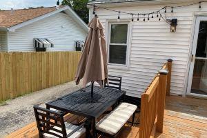 "The Lynn" MODERN URBAN STAY w/ Backyard Hotel, Lexington
