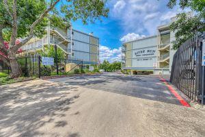 Riverfront condo with pool & hot tub, walk everywhere Apartments, New Braunfels
