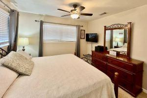 Direct River Access and Breathtaking Views - Charming Retreat Hotel, New Braunfels