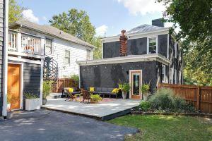 Colorful private guesthouse in charming with Parking, Richmond