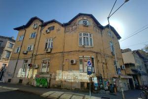 The Square - 2 Bedrooms retro flat with great location, 1st fl, Bourgas