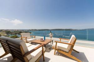 Seafront Luxury Apartments Fun, Trogir