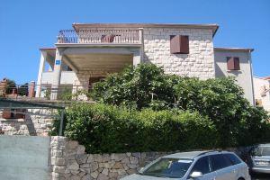Nikša - 10 m from Beach - A1 Narancasti Hotel, Postira