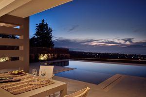 Julieta Villas, Tragaki