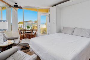 Ocean Breeze - Ocean Front at Symphony Beach Club! Hotel, Ormond Beach