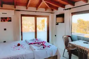 Santo Home Apartments, Akyaka