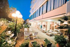 Hotel Sara - 4 Guests Room - n 6, Cesenatico