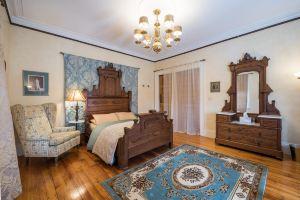 Perkins Inn, Brookline