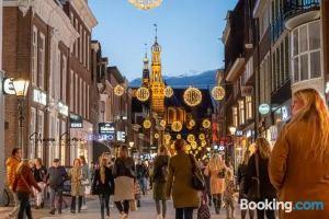 ApartHotel de Koning by Urban Home Stay, Bergen