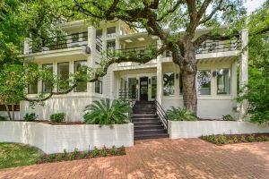 Contemporary Lake Estate Minutes from Downtown - Privately Gated Hotel, Austin