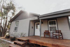 Private Pickleball Court! Lovely 2 Bedroom Home - Minutes to Everything, Waco
