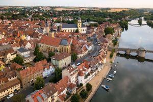 Old brewery with flair: Old town | free parking lot | coffee | SMART TV | WiFi Hotel, Kitzingen