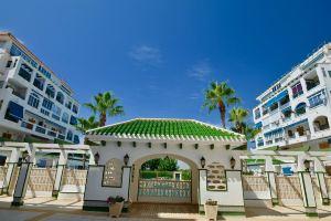 052 Luxury Pool - AC/Wifi Hotel, Torrevieja