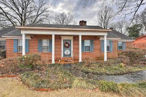 Spacious Home - Walk to Graceland Apartments, Memphis