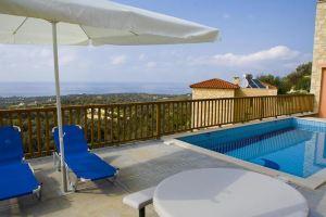 Comfortable Holiday House for 10 Persons, with Swimming Pool, Adelianos Kampos