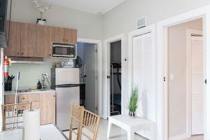 Trendy Brickell 2bd/1bath Free Parking Apt B Apartments, Miami