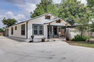 1 Mi to Landa Park: Home w/ Patio! Apartments, New Braunfels