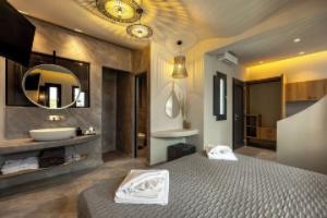 Kudos Suites Firostefani, Fira