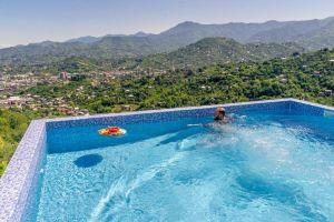 Golden Sunset, Villa with Panoramic View and Infiniti Pools, Batumi