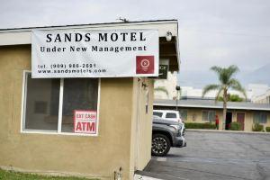 Sands Motel by Airport & Toyota Arena, Ontario