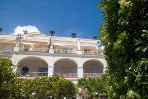 Carthusia Suites, Capri Village