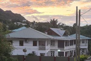 La Maison Hibiscus Self Catering Accommodation Cottage, Beau Vallon