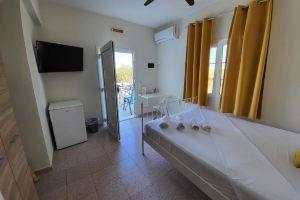 Black Fig Hotel, Apollonia