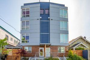 Rooftop Patio with Waterview, Private Garden & Grill 3Br 3BA- Modern Cityscape Apartments, Seattle
