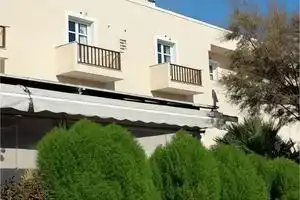 Portiani Hotel, Adamas