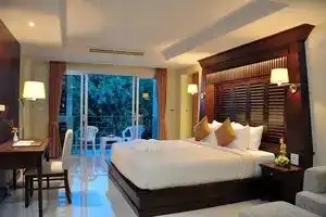August Suites, Pattaya