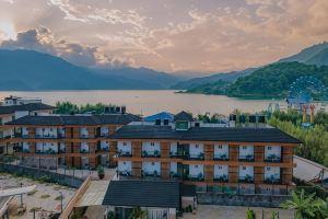 Majestic Lake Front Hotel & Suites, Pokhara