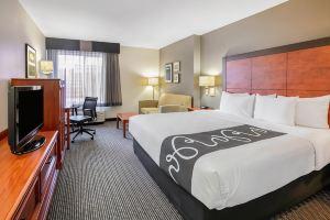 La Quinta Inn & Suites by Wyndham DFW Airport South /, Irving